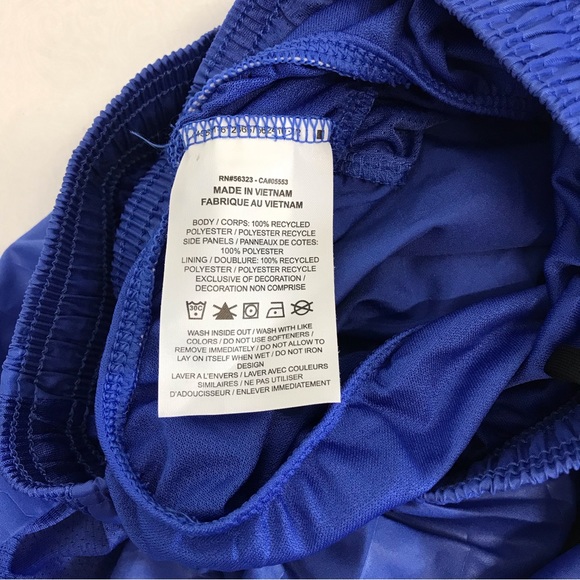 Nike | Blue Textured Shorts with pockets.  Size Large - Picture 8 of 13